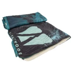 VICKYWOOD X VOITED CLOUDY TOUCH KISSENDECKE - Decke -Camping Serien Geschäft 5638036750 d vickywood x voited cloudy touch kissendecke vickywood 24