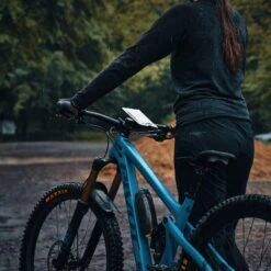 Fidlock VACUUM UNI PHONE CASE M - Smartphone-Halterung -Camping Serien Geschäft 5638039344 g vacuum uni phone case m fidlock 24