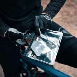 Fidlock VACUUM UNI PHONE CASE M - Smartphone-Halterung -Camping Serien Geschäft 5638039344 m vacuum uni phone case m fidlock 24